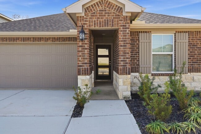 Building Photo - 18037 Martin Pines Dr