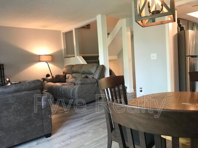 Foto del edificio - 4994 Wintersong Ln