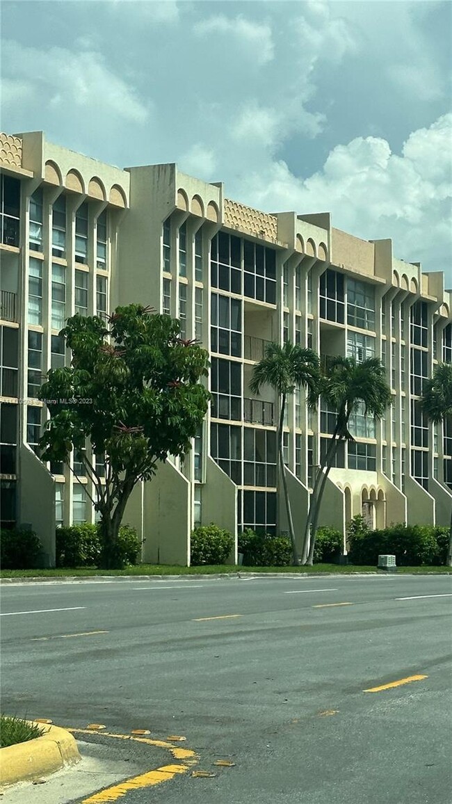 Foto del edificio - 501 Three Islands Blvd