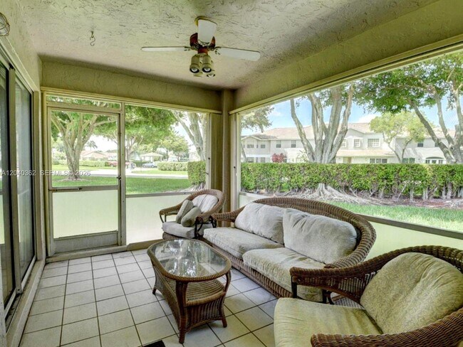 Foto del edificio - 9238 Vineland Ct