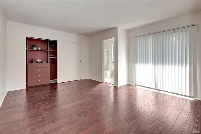 Foto del edificio - 25245 Tanoak Ln