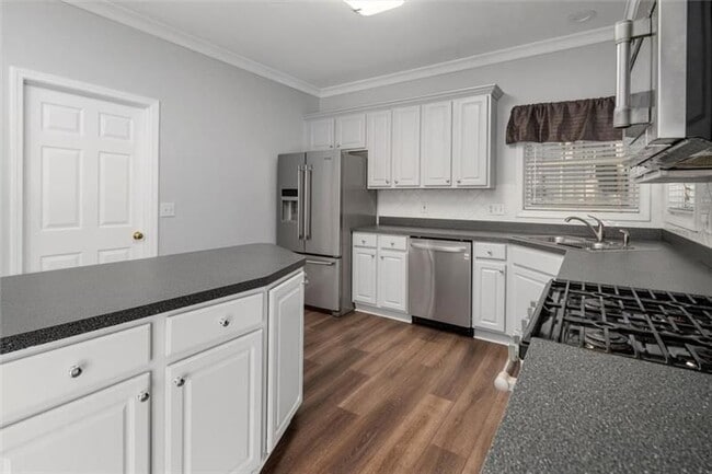 Building Photo - 4220 Hunters Green Way NE