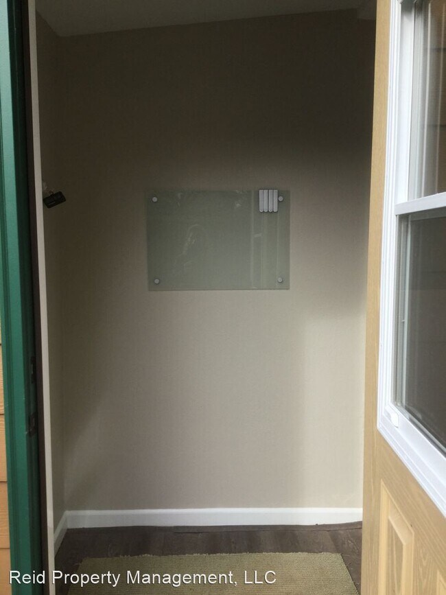 Foto del edificio - 2 br, 1 bath House - 3325 Quatermass Ave NE