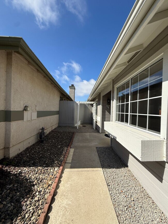 Foto del edificio - Completely Remodeled Home