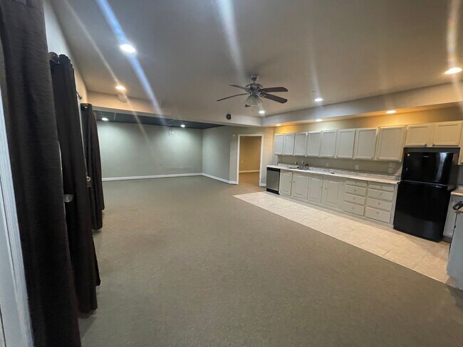 Kitchen/Den - 181 Redwood Ln