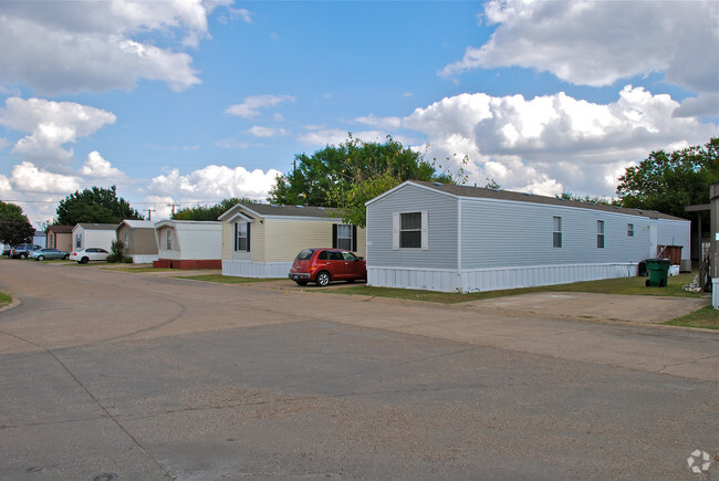 Building Photo - Mesquite Greens