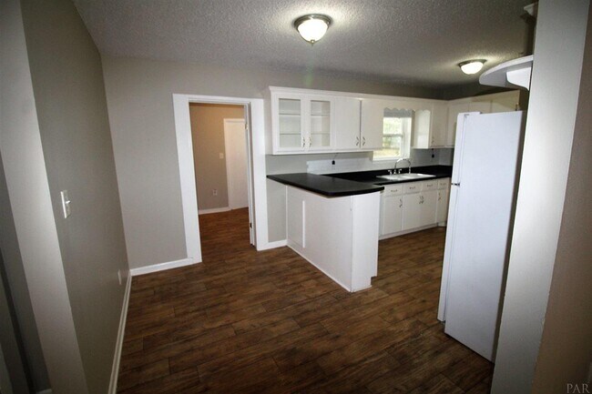 Building Photo - 5200 Springdale Dr