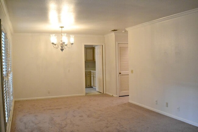 Building Photo - 165 W Rampart Dr