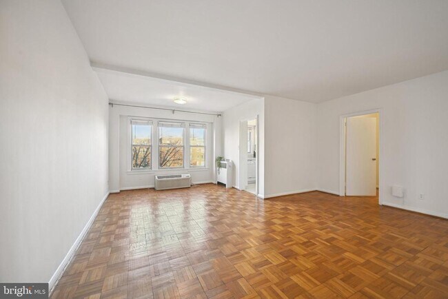 Foto del edificio - 2500 Q St NW