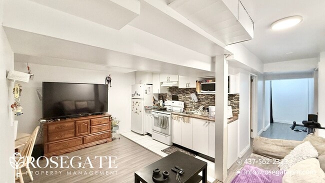 Building Photo - Newly Renovated 2-Bedroom Basement Apartme...