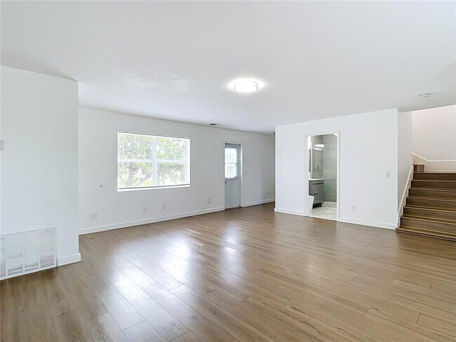 Building Photo - 3303 6th St SW