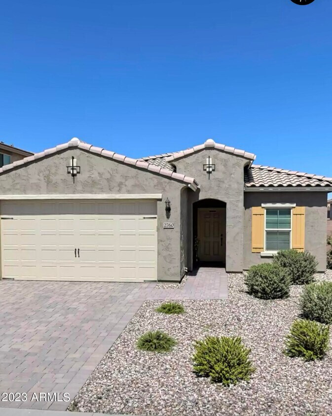 Primary Photo - 2760 E Bellerive Dr