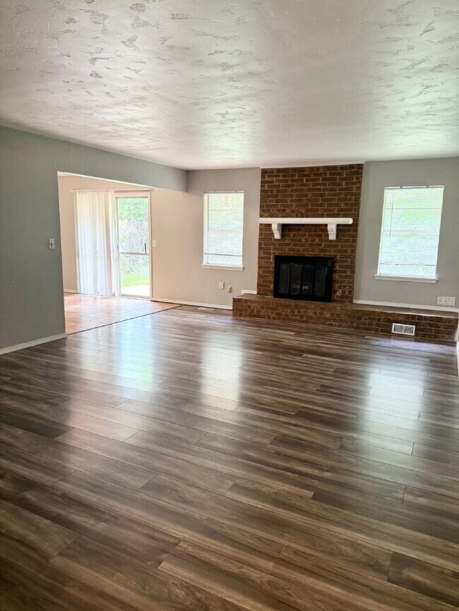 Building Photo - Charming  4-Bedroom Home in the Village!