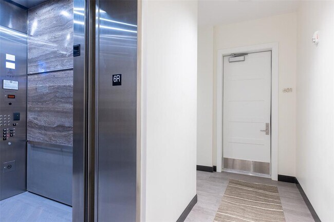 Foto del edificio - 2800 Lakeside Pkwy