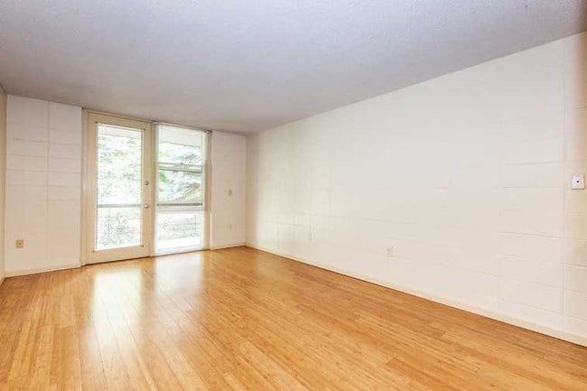 Building Photo - The Macleay