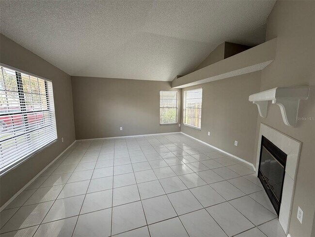 Building Photo - 432 N Sundance Dr