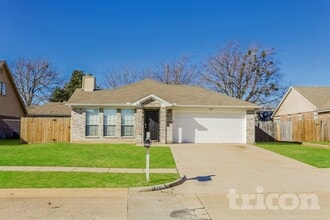 Building Photo - 2709 Star Ave