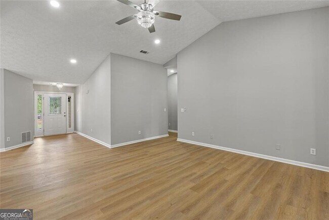 Foto del edificio - 4680 Sterling Oaks Ct