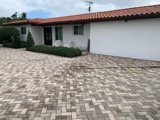 Building Photo - 7780 SW 28th St