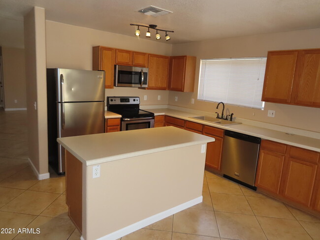 Foto del edificio - 33816 N Cherry Creek Rd