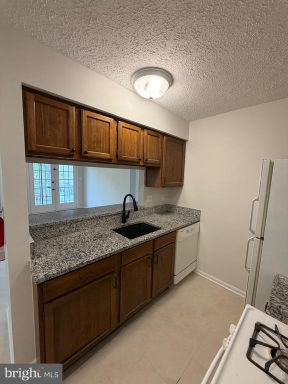 Foto del edificio - 133 Kenwood Dr