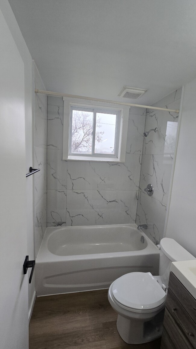 Photo du bâtiment - 9 Connaught Ave