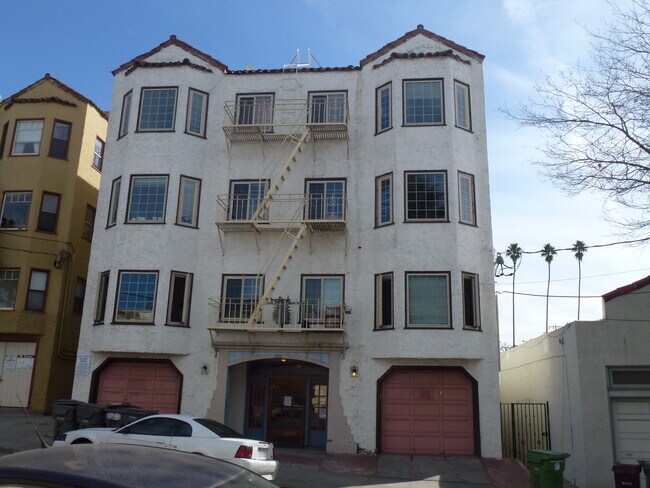 8th Ave bldg - 2416 8th Ave