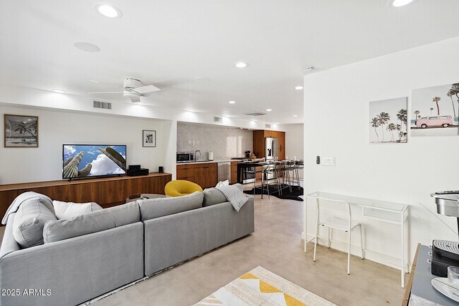 Foto del edificio - 7720 E Heatherbrae Ave