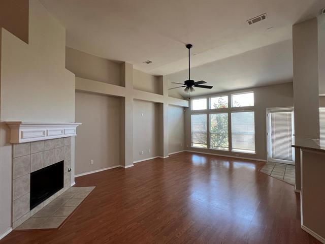 Building Photo - 217 Willowlake Dr