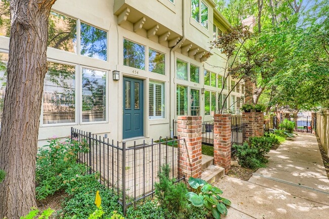 Photo - 454 S Lafayette St Townhome