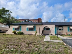 Building Photo - 608 SE 47th St