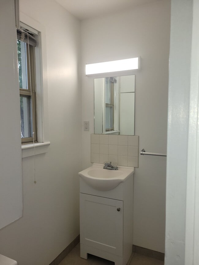 Building Photo - Affordable Studio Apartments in Los Alamos...