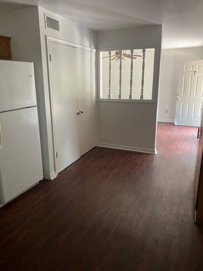 Foto del edificio - 6824 Jefferson Paige Rd
