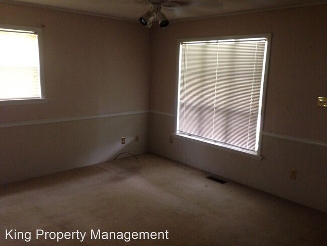 Building Photo - 3 br, 1 bath House - 54 Edwin Avenue