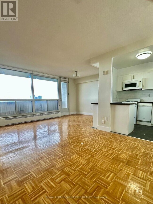 Photo du bâtiment - 666 Spadina Ave.