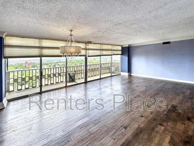 Building Photo - 1502 S Boulder Ave
