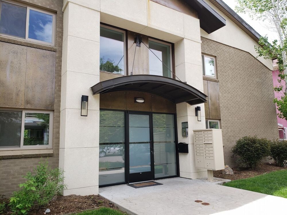 Primary Photo - 2460 W Caithness Pl