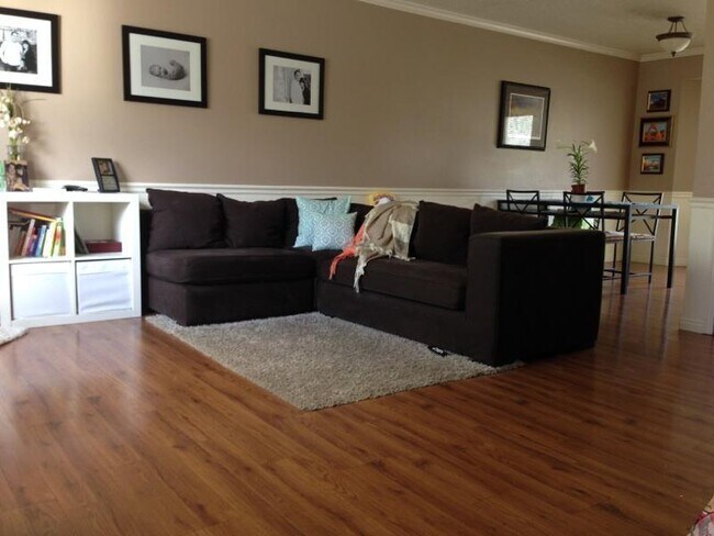 Building Photo - Stylish 3 bed 2.5 bath town home in Provo