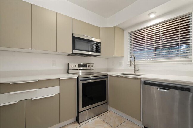 Foto del edificio - 4153 S Semoran Blvd
