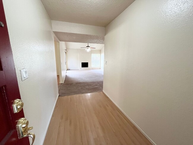 Building Photo - North Merced: $1950 3 bedroom 2 bathroom *