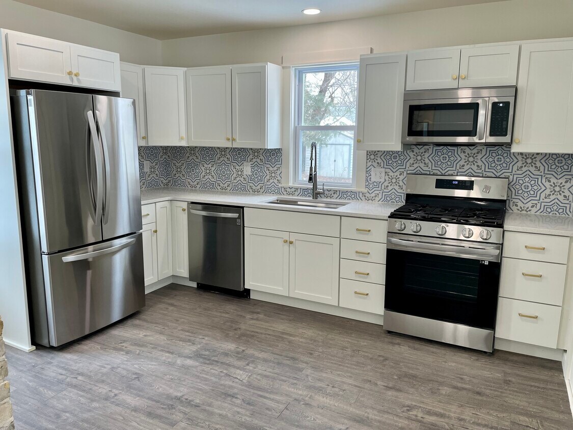 Kitchen - N53W37084 Madison St