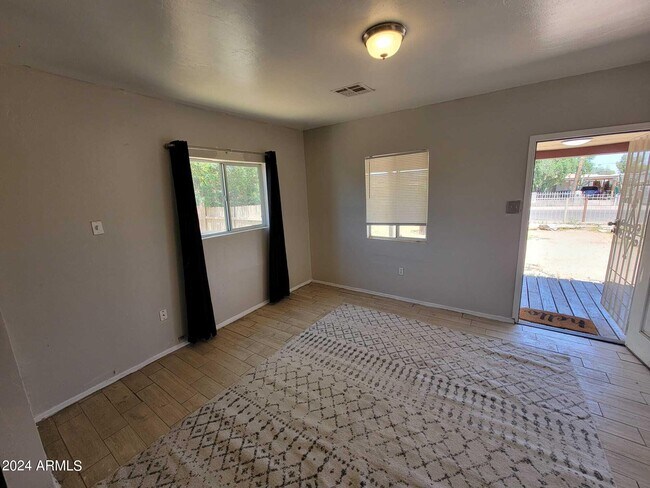 Building Photo - 3641 W McKinley St