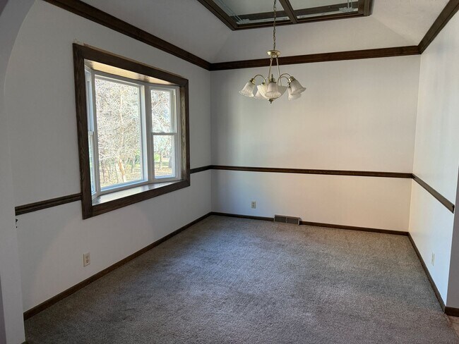 Foto del edificio - Large 3BR/3BA Home Near Linden Park!