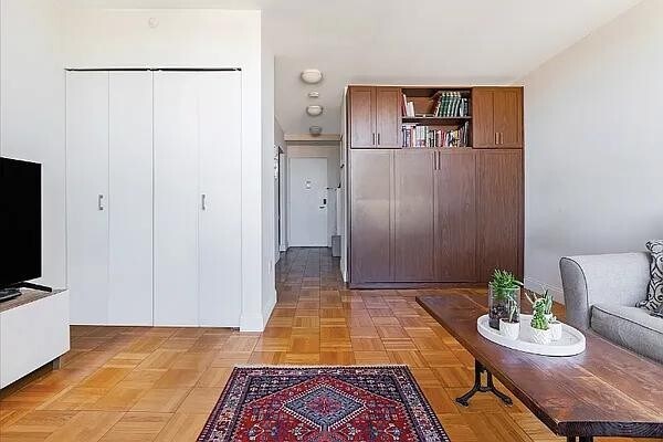 Foto del edificio - 217 E 96th St