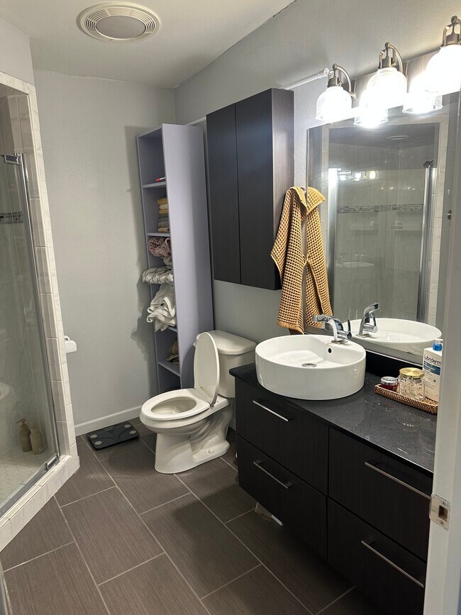 Foto del edificio - 128 3rd St NE