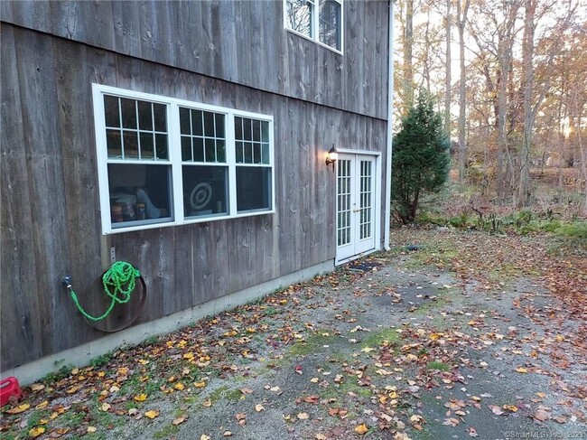 Building Photo - 3 Cedar Swamp Rd