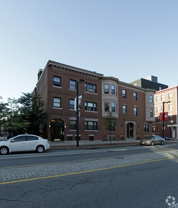 Primary Photo - 750-752 Columbus Ave
