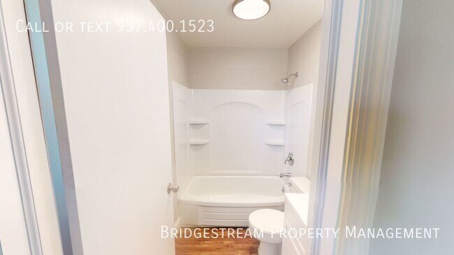 Building Photo - Bright, updated 1 bed 1 bath apartment in ...
