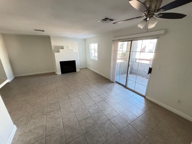 Building Photo - Beautiful 2-Bedroom, 2-Bath First-Floor Un...