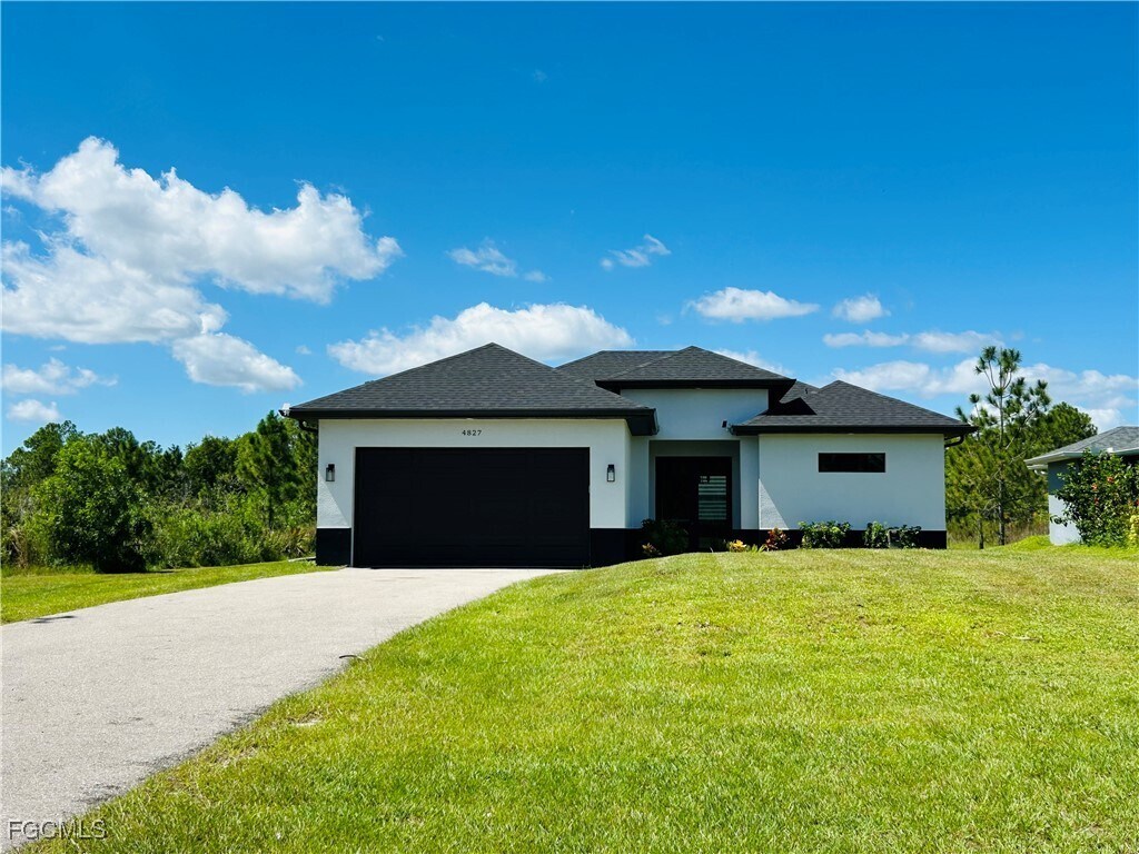 Foto principal - 4827 Everglades Blvd N